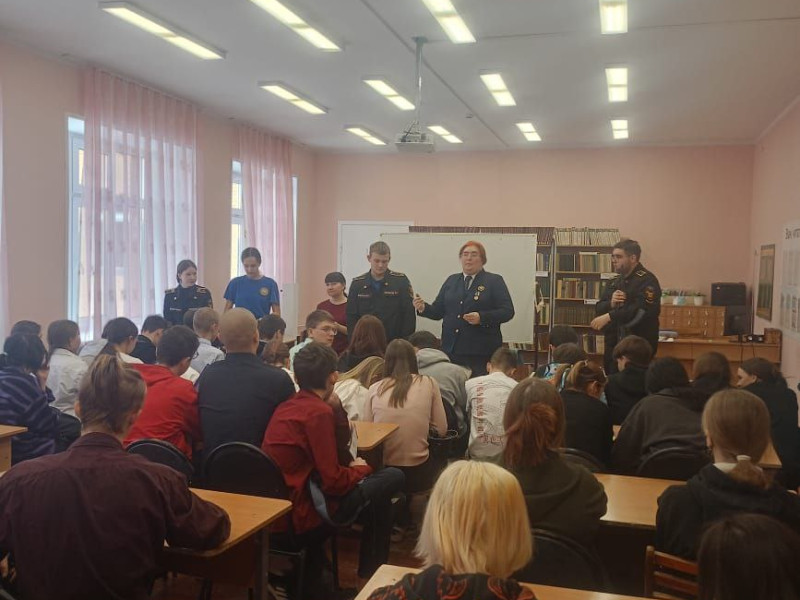 Курсанты колледжа государственной и муниципальной службы филиала в городе Сарапул выступили перед 9-ти классниками МАОУ «СОШ №17».