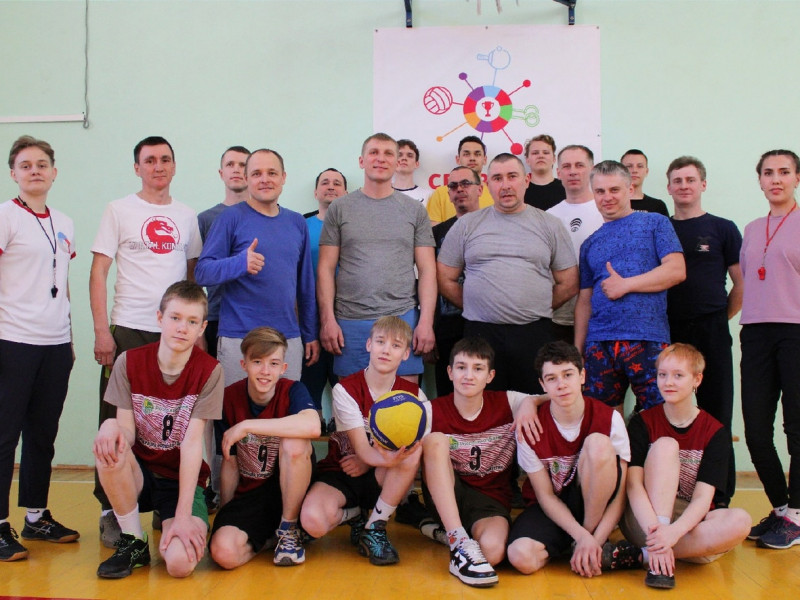 Совет Отцов школы совместно с администрацией МБОУ «СОШ №17» организовали турнир по волейболу..